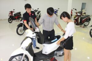 công nhân nên mua xe trả góp như thế nào